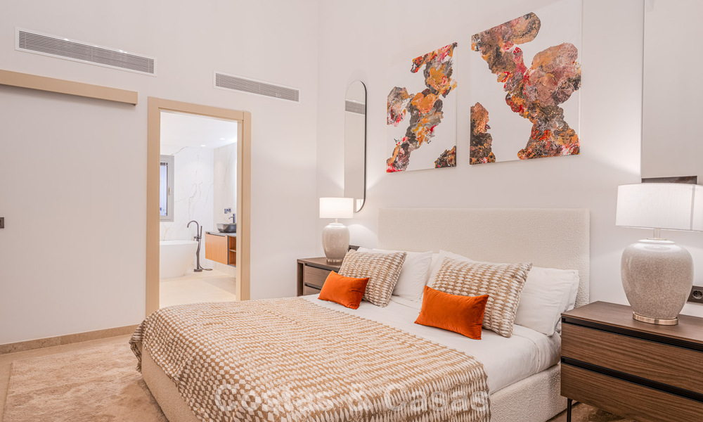 Stijlvol gerenoveerde luxevilla te koop in een bevoorrechte golfgemeenschap in Nueva Andalucia, Marbella 788481
