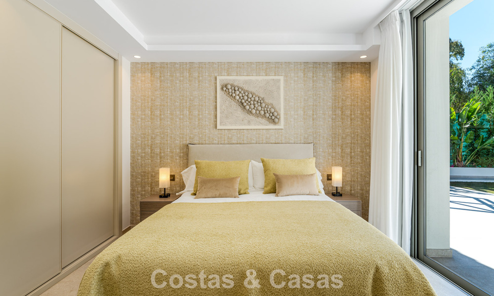 Stijlvol gerenoveerde luxevilla te koop in een bevoorrechte golfgemeenschap in Nueva Andalucia, Marbella 788489