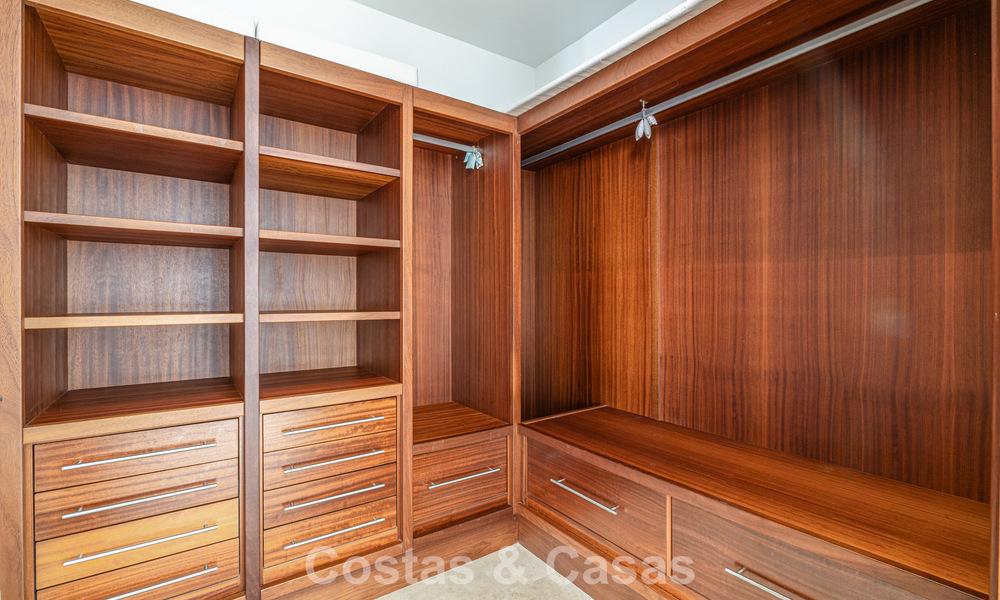 Instapklare, modernistische Spaanse villa te koop, omgeven door eersteklas golfbanen aan de Costa del Sol 788316