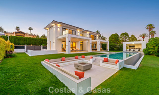 Exclusieve villa met zeezicht te koop, in een beveiligde urbanisatie in La Quinta, Marbella - Benahavis 788534 