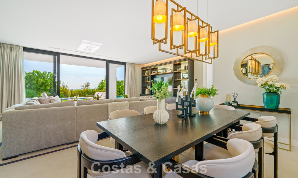 Exclusieve villa met zeezicht te koop, in een beveiligde urbanisatie in La Quinta, Marbella - Benahavis 788557