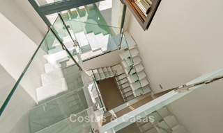 Exclusieve villa met zeezicht te koop, in een beveiligde urbanisatie in La Quinta, Marbella - Benahavis 788583 