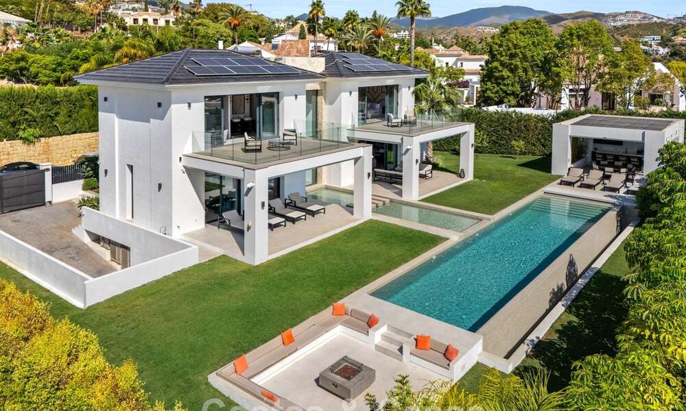 Exclusieve villa met zeezicht te koop, in een beveiligde urbanisatie in La Quinta, Marbella - Benahavis 788584