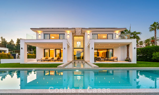 Exclusieve villa met zeezicht te koop, in een beveiligde urbanisatie in La Quinta, Marbella - Benahavis 788590 