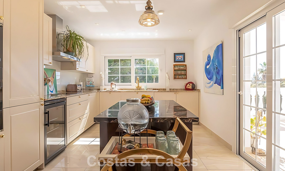 Ruime villa met mediterrane bouwstijl te koop in een gewilde urbanisatie van Marbella - Benahavis 788671