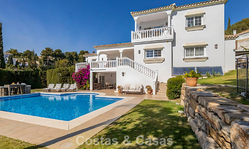 Ruime villa met mediterrane bouwstijl te koop in een gewilde urbanisatie van Marbella - Benahavis 788672