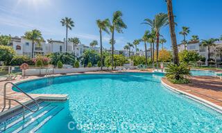 Gemoderniseerd appartement met zeezicht te koop in een strandcomplex op de New Golden Mile tussen Marbella en Estepona 788773 