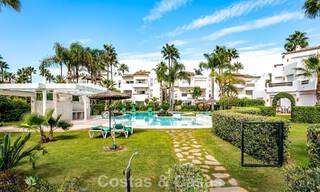 Gemoderniseerd appartement met zeezicht te koop in een strandcomplex op de New Golden Mile tussen Marbella en Estepona 788776 
