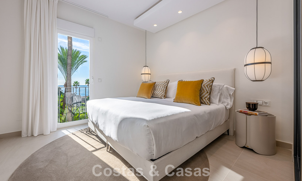 Gemoderniseerd appartement met zeezicht te koop in een strandcomplex op de New Golden Mile tussen Marbella en Estepona 788790