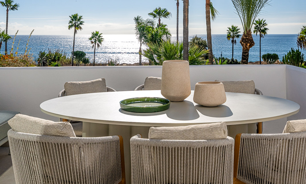 Gemoderniseerd appartement met zeezicht te koop in een strandcomplex op de New Golden Mile tussen Marbella en Estepona 788800