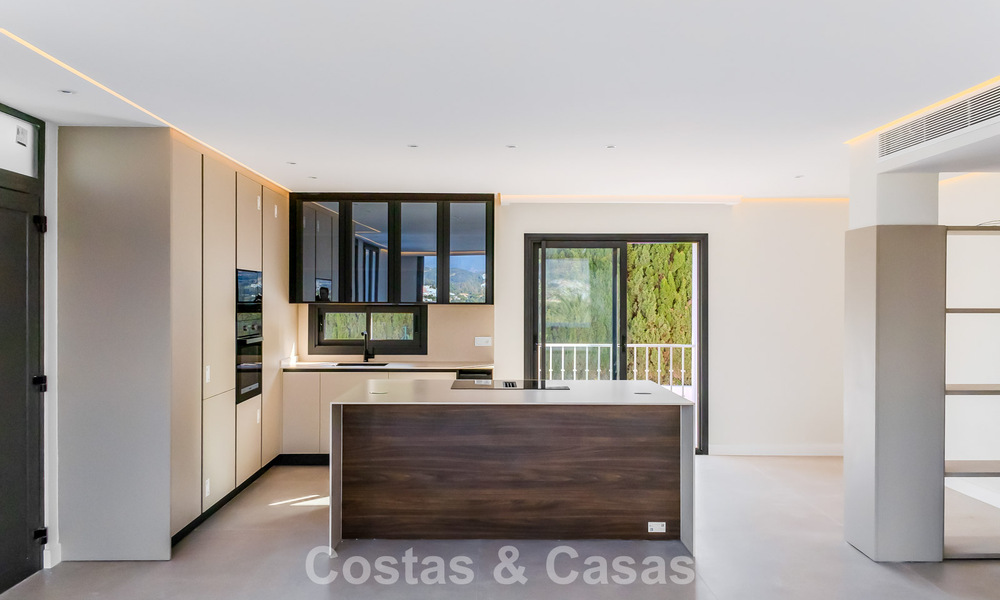 Eersteklas gerenoveerd appartement te koop op loopafstand van alles in Nueva Andalucia, Marbella 789710