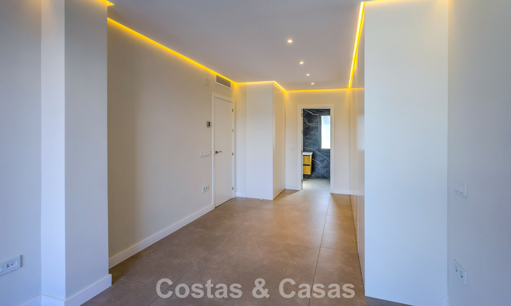 Eersteklas gerenoveerd appartement te koop op loopafstand van alles in Nueva Andalucia, Marbella 789727