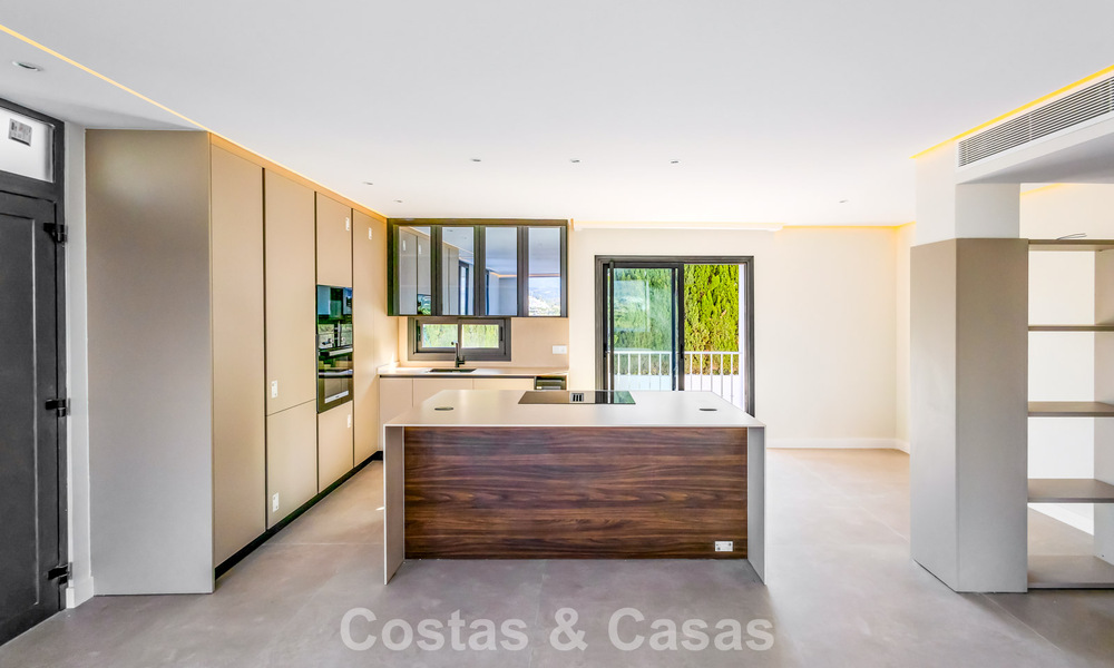 Eersteklas gerenoveerd appartement te koop op loopafstand van alles in Nueva Andalucia, Marbella 789734