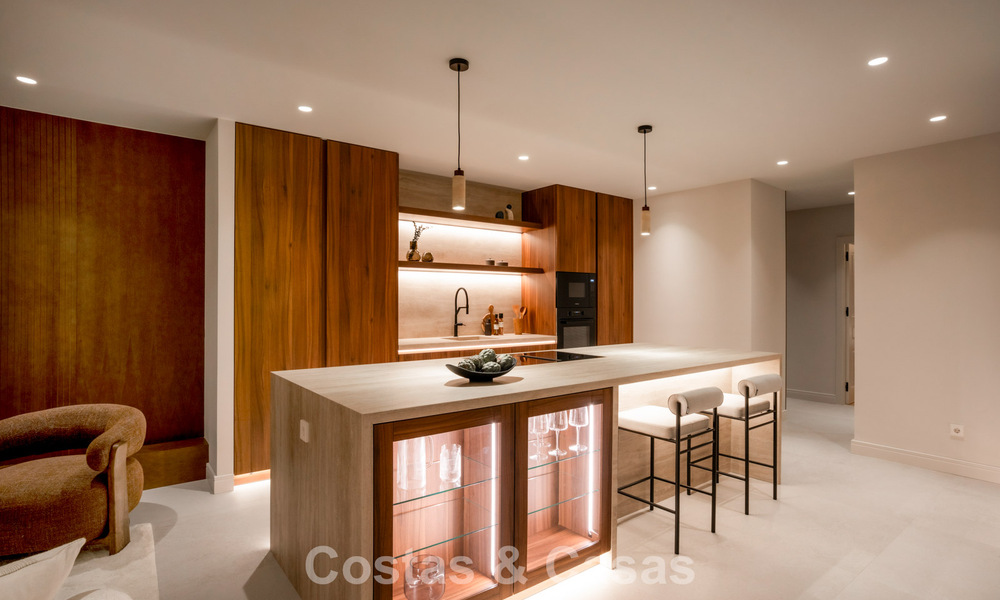 Duplex penthouse in Andalusische bouwstijl met een eigentijds interieur te koop in Nueva Andalucia, Marbella 789802