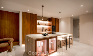 Duplex penthouse in Andalusische bouwstijl met een eigentijds interieur te koop in Nueva Andalucia, Marbella 789802 