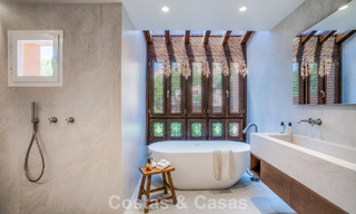 Duplex penthouse in Andalusische bouwstijl met een eigentijds interieur te koop in Nueva Andalucia, Marbella 789828 