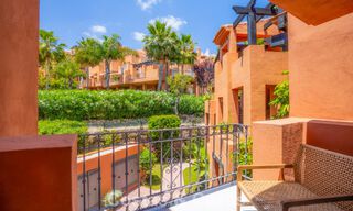 Duplex penthouse in Andalusische bouwstijl met een eigentijds interieur te koop in Nueva Andalucia, Marbella 789835 