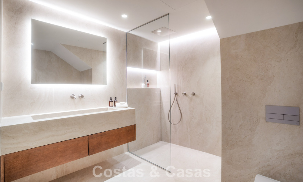 Duplex penthouse in Andalusische bouwstijl met een eigentijds interieur te koop in Nueva Andalucia, Marbella 789838