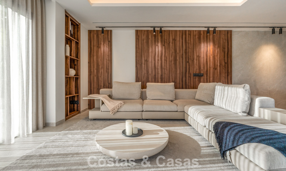 Modern gerenoveerd duplex penthouse met zeezicht te koop op wandelafstand van Puerto Banus, Marbella 789141