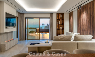 Modern gerenoveerd duplex penthouse met zeezicht te koop op wandelafstand van Puerto Banus, Marbella 789161 