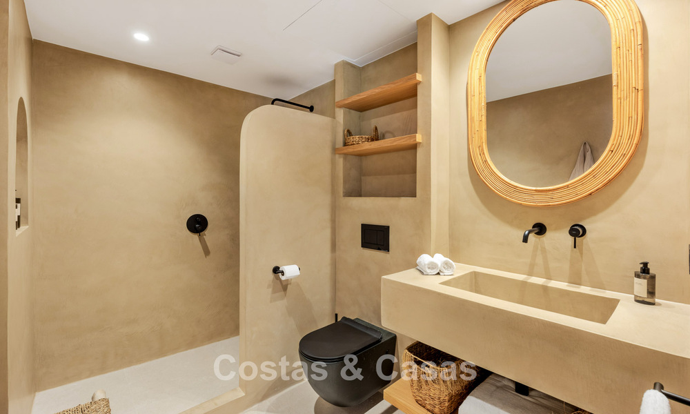 Gelijkvloers luxe appartement te koop op een steenworp van het strand in Elviria, Marbella 789232