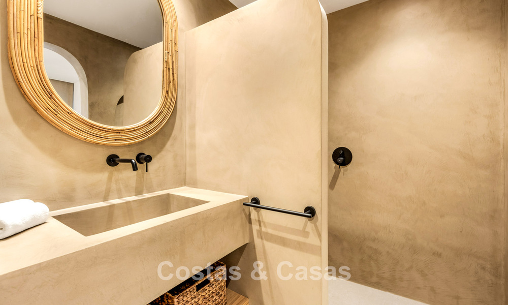 Gelijkvloers luxe appartement te koop op een steenworp van het strand in Elviria, Marbella 789235