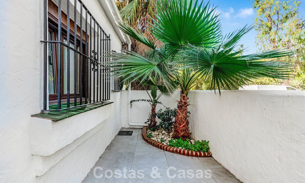 Gerenoveerd luxe appartement te koop op een steenworp van het strand en het centrum van Puerto Banus, Marbella 789019