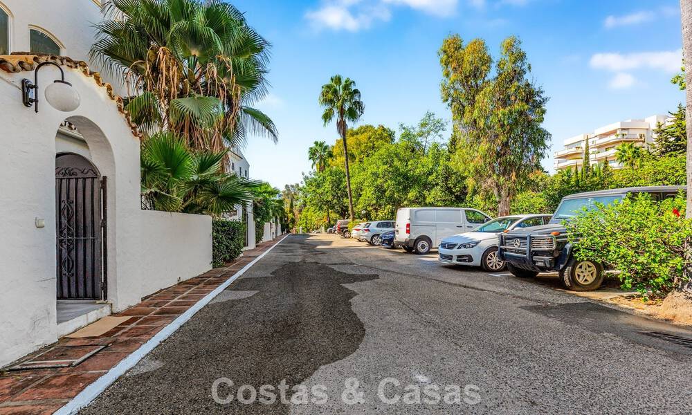 Gerenoveerd luxe appartement te koop op een steenworp van het strand en het centrum van Puerto Banus, Marbella 789025