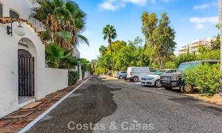 Gerenoveerd luxe appartement te koop op een steenworp van het strand en het centrum van Puerto Banus, Marbella 789025 