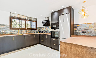 Gerenoveerd luxe appartement te koop op een steenworp van het strand en het centrum van Puerto Banus, Marbella 789037 