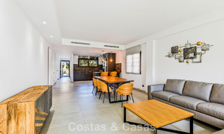 Gerenoveerd luxe appartement te koop op een steenworp van het strand en het centrum van Puerto Banus, Marbella 789042 