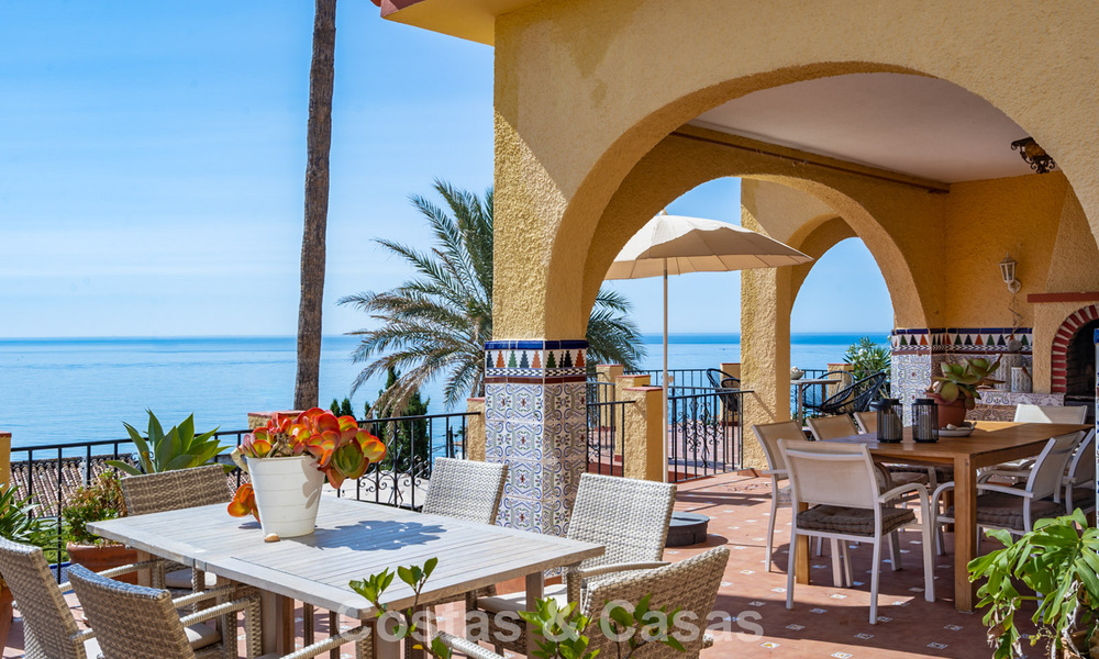 Authentieke Mediterrane villa met een modern interieur en magnifiek zeezicht te koop in Estepona West 788967