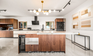 Authentieke Mediterrane villa met een modern interieur en magnifiek zeezicht te koop in Estepona West 788969 