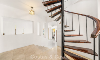 Authentieke Mediterrane villa met een modern interieur en magnifiek zeezicht te koop in Estepona West 788992 