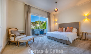 Grote villa in Spaanse stijl te koop grenzend aan een eersteklas golfbaan, gated in La Quinta, Marbella - Benahavis 789249 