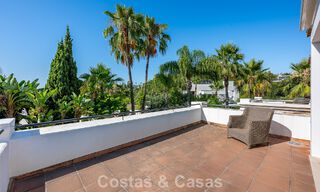 Grote villa in Spaanse stijl te koop grenzend aan een eersteklas golfbaan, gated in La Quinta, Marbella - Benahavis 789260 