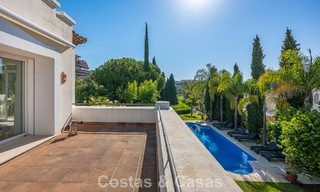 Grote villa in Spaanse stijl te koop grenzend aan een eersteklas golfbaan, gated in La Quinta, Marbella - Benahavis 789262 