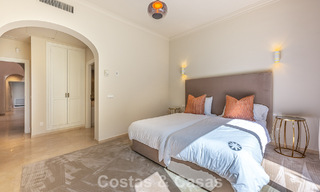 Grote villa in Spaanse stijl te koop grenzend aan een eersteklas golfbaan, gated in La Quinta, Marbella - Benahavis 789275 