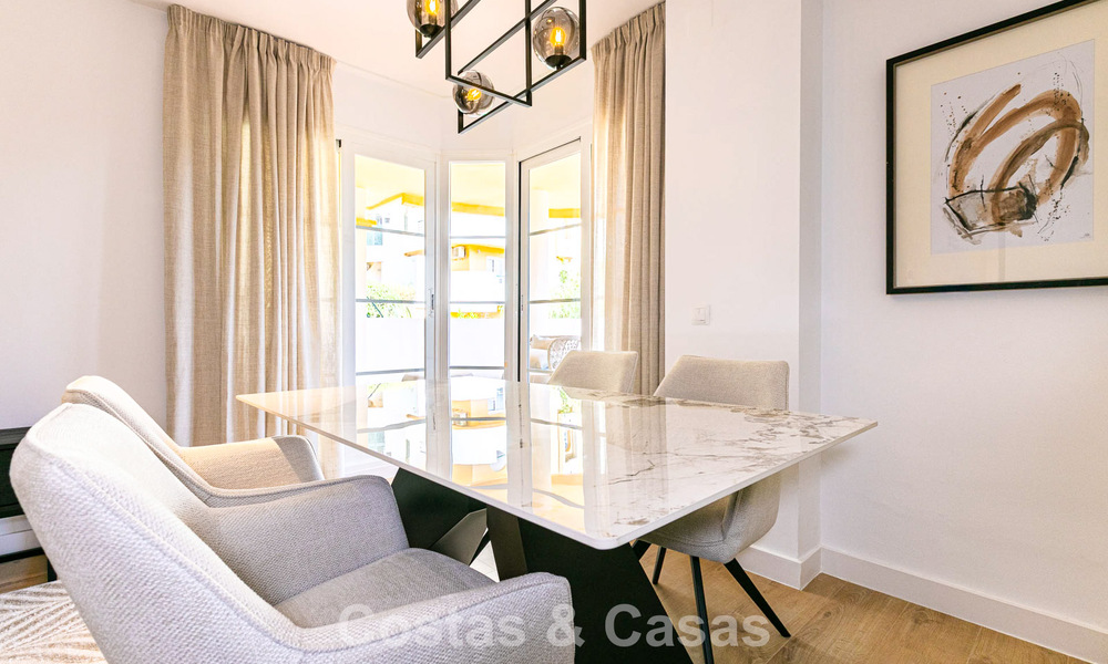 Gerenoveerd appartement te koop op loopafstand van lokale voorzieningen en Puerto Banus in Nueva Andalucia, Marbella 789338