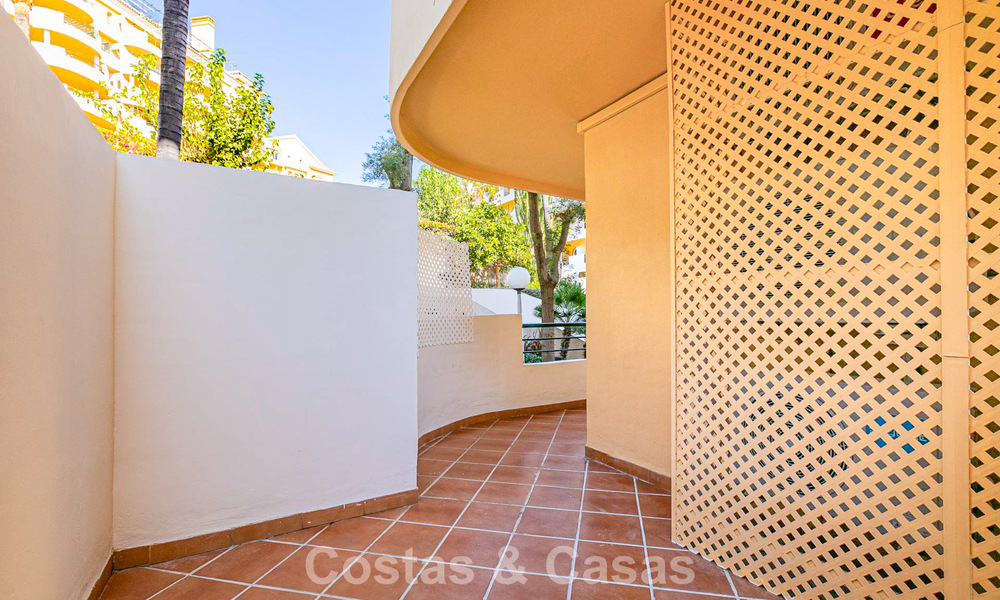 Gerenoveerd appartement te koop op loopafstand van lokale voorzieningen en Puerto Banus in Nueva Andalucia, Marbella 789349