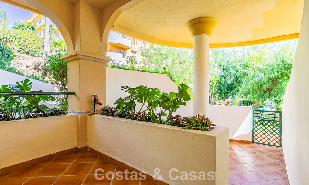 Gerenoveerd appartement te koop op loopafstand van lokale voorzieningen en Puerto Banus in Nueva Andalucia, Marbella 789363