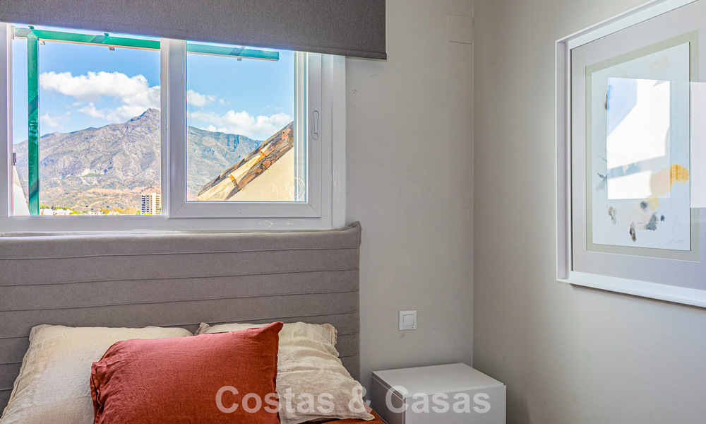 Duplex penthouse met zeezicht te koop op loopafstand van alle voorzieningen en Puerto Banus in Nueva Andalucia, Marbella 789324