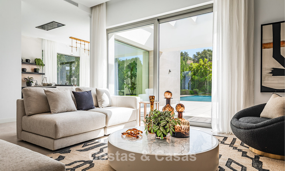 Instapklare, luxevilla met minimalistische architectuur te koop op de New Golden Mile tussen Marbella en Estepona 789685