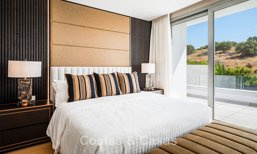 Instapklare, luxevilla met minimalistische architectuur te koop op de New Golden Mile tussen Marbella en Estepona 789689