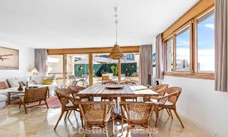 Instapklaar, contemporain appartement met panoramisch zeezicht te koop ten oosten van Marbella 789369 