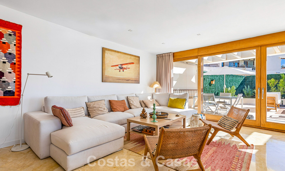 Instapklaar, contemporain appartement met panoramisch zeezicht te koop ten oosten van Marbella 789371