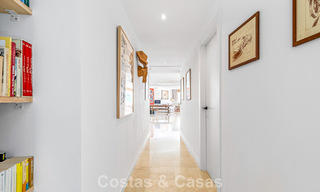 Instapklaar, contemporain appartement met panoramisch zeezicht te koop ten oosten van Marbella 789378 