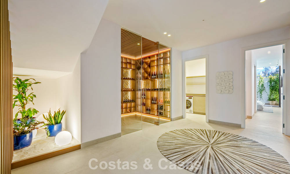 Exclusieve hedendaagse luxevilla te koop binnen een beveiligde gemeenschap in La Quinta, Benahavis - Marbella 789405