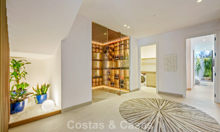 Exclusieve hedendaagse luxevilla te koop binnen een beveiligde gemeenschap in La Quinta, Benahavis - Marbella 789405 