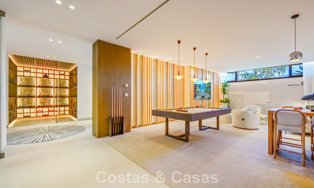 Exclusieve hedendaagse luxevilla te koop binnen een beveiligde gemeenschap in La Quinta, Benahavis - Marbella 789408